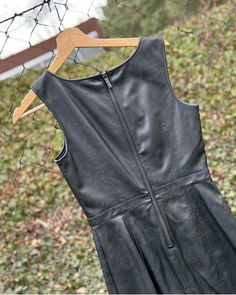 Šaty dámské Armani Exchange černé kožené